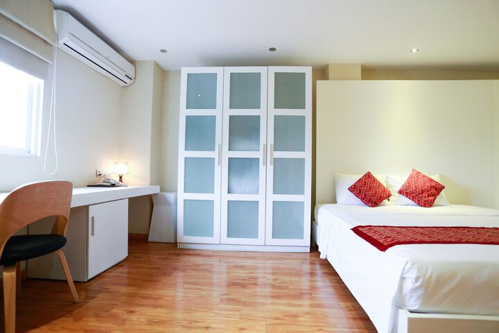 Room 12 of 34