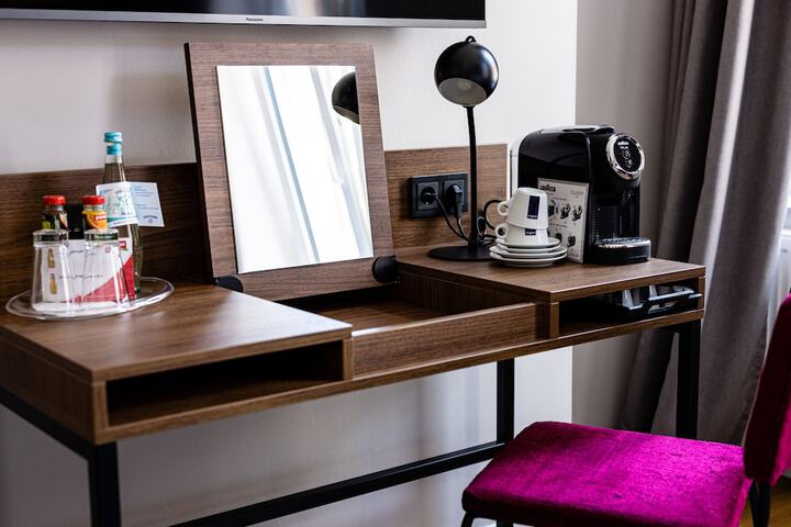 Room 2 of 42