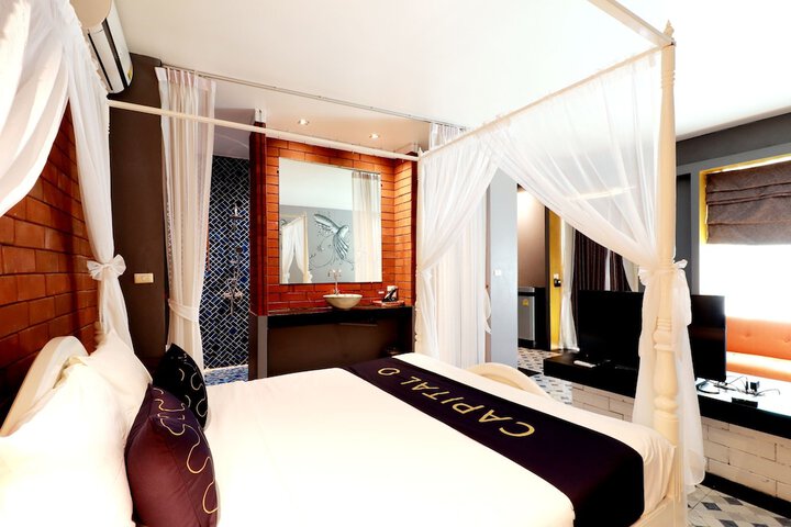 Room 8 of 49