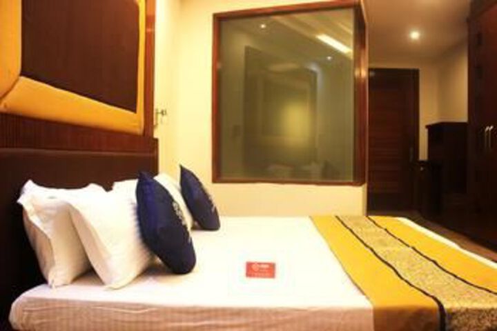 Room 12 of 15
