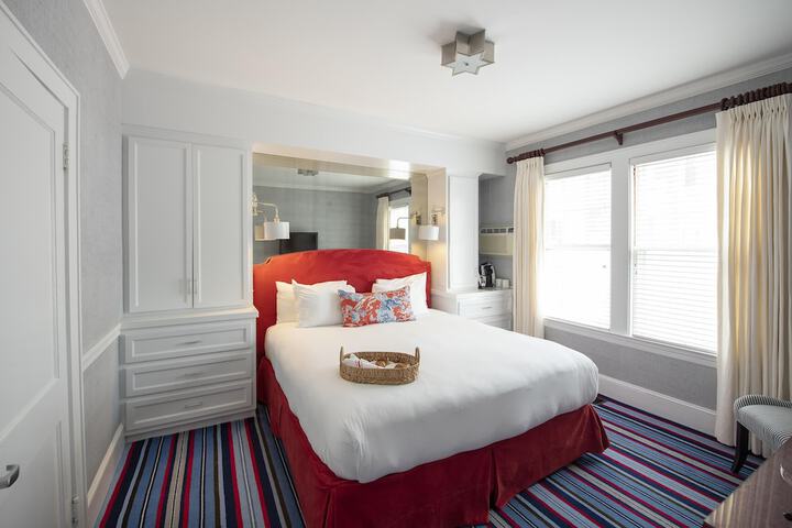 Room 41 of 108