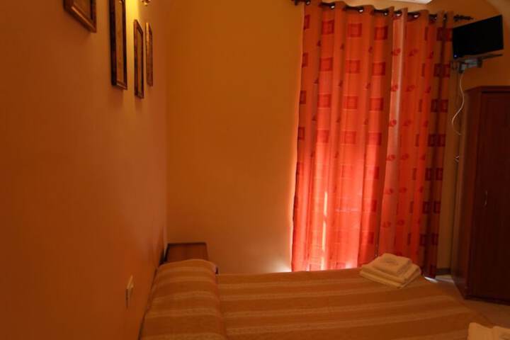 Room 8 of 20