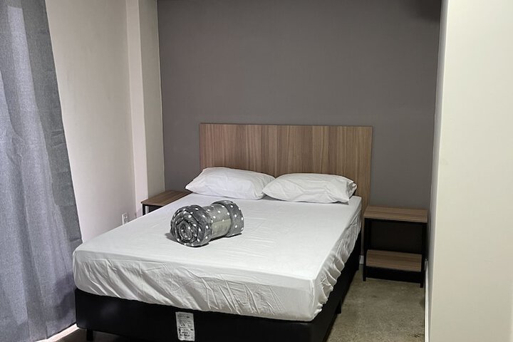 Room 8 of 80