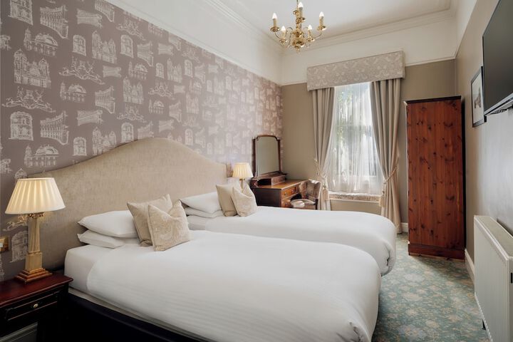 Room 27 of 75
