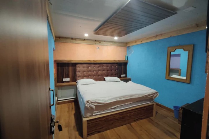 Photo of Goroomgo Payal Mall Road Nainital