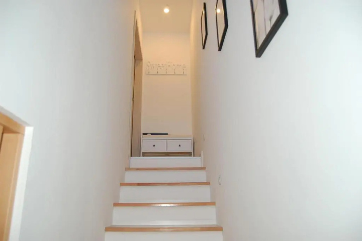 Room 3 of 6