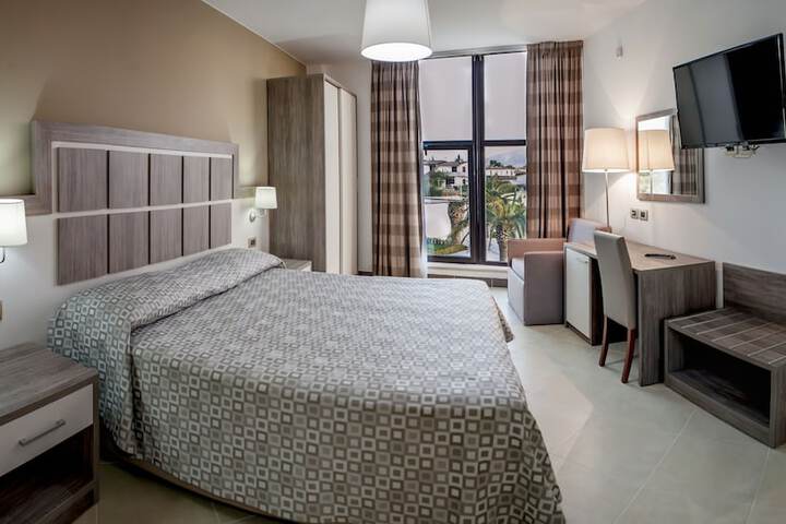Room 2 of 17