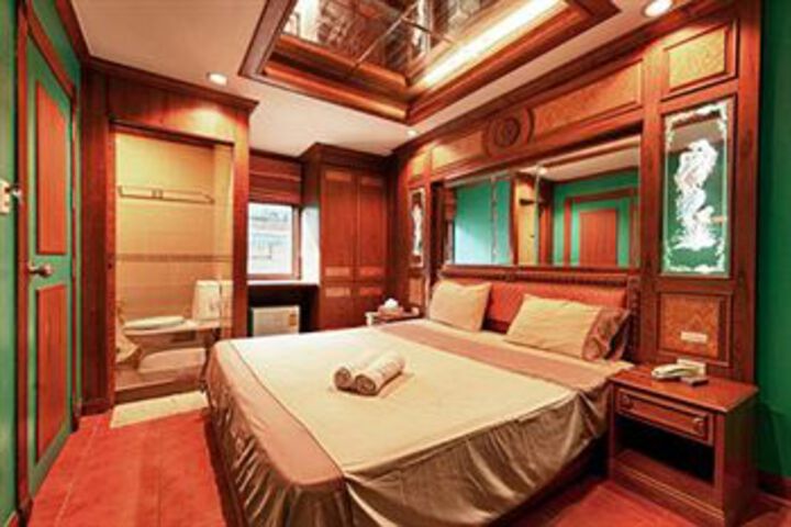 Room 6 of 23