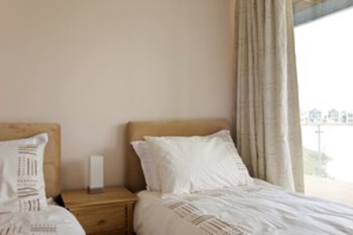 Room 3 of 6