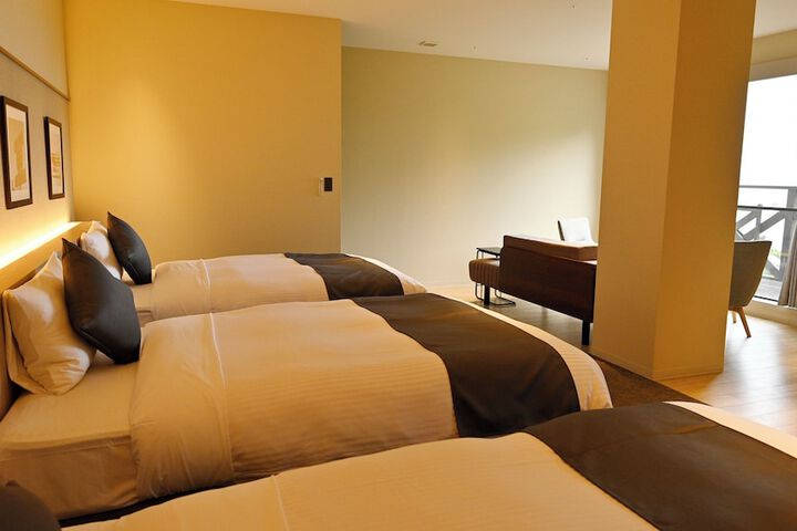 Room 26 of 99