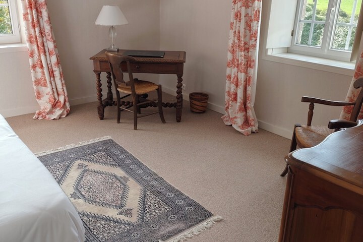Room 12 of 105