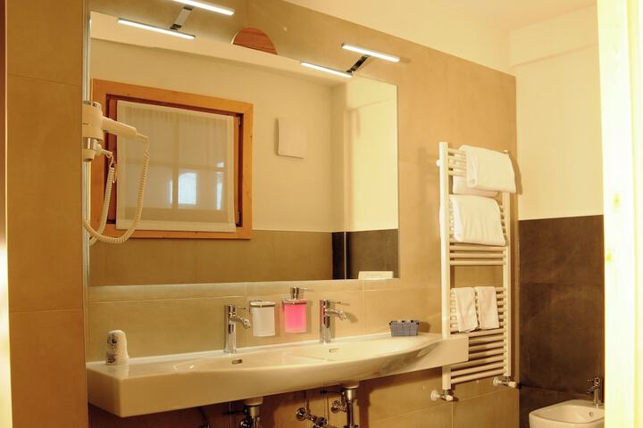 Room 45 of 69