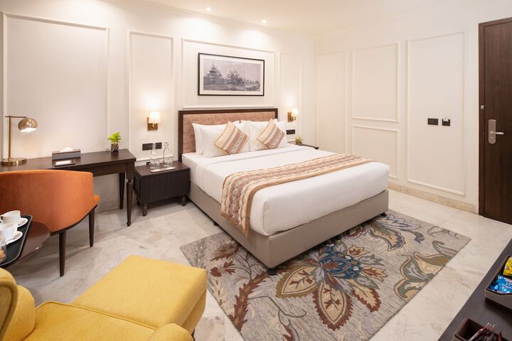 Room 4 of 28