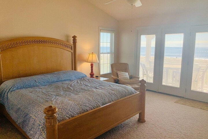 Room 6 of 33