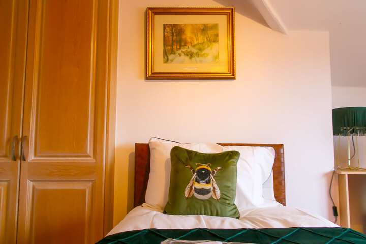 Room 87 of 174