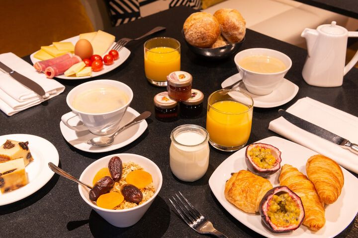 Breakfast/Coffee Service 36 of 43