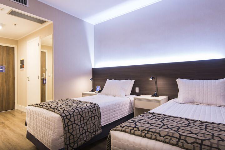 Room 3 of 41