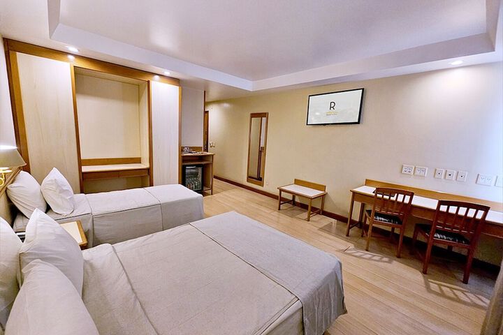 Room 52 of 115
