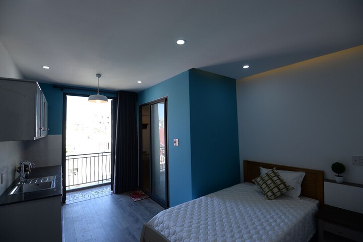 Room 27 of 48