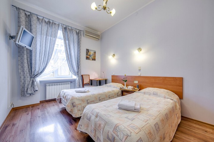 Room 12 of 86