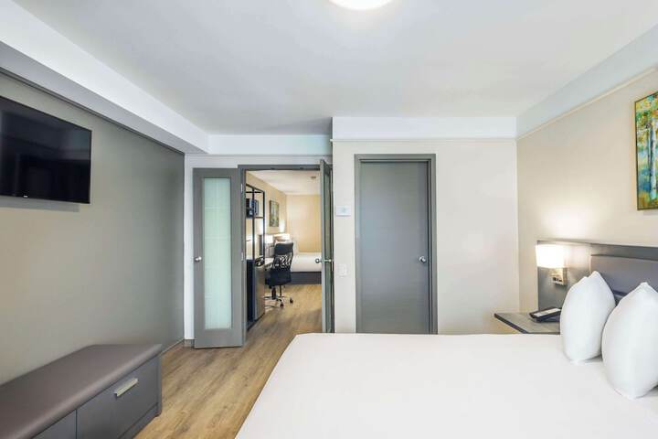 Room 35 of 72