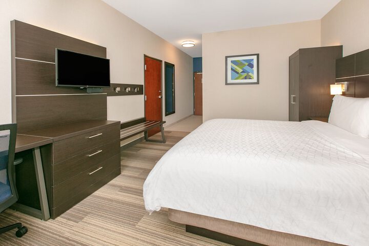 Room 14 of 74