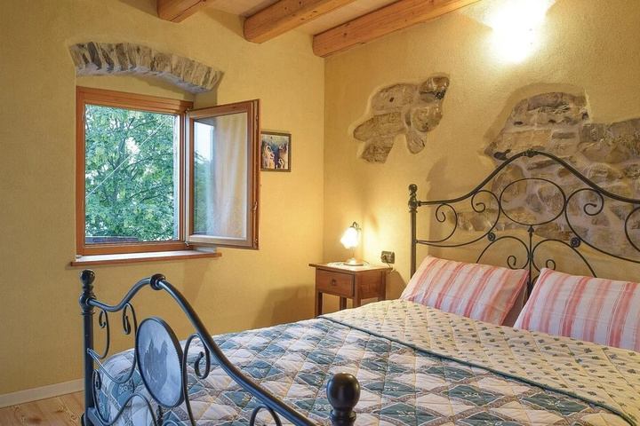 Room 2 of 15