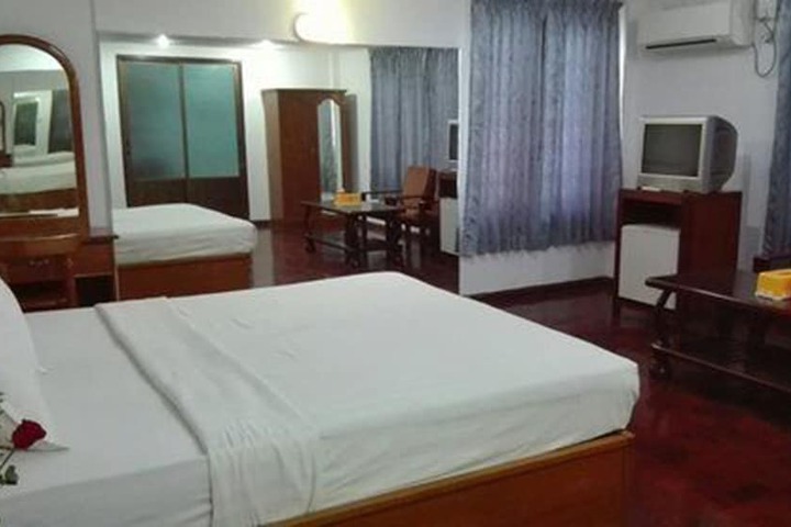 Room 15 of 33