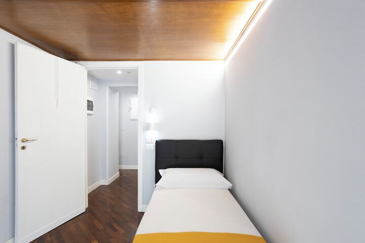 Room 73 of 111