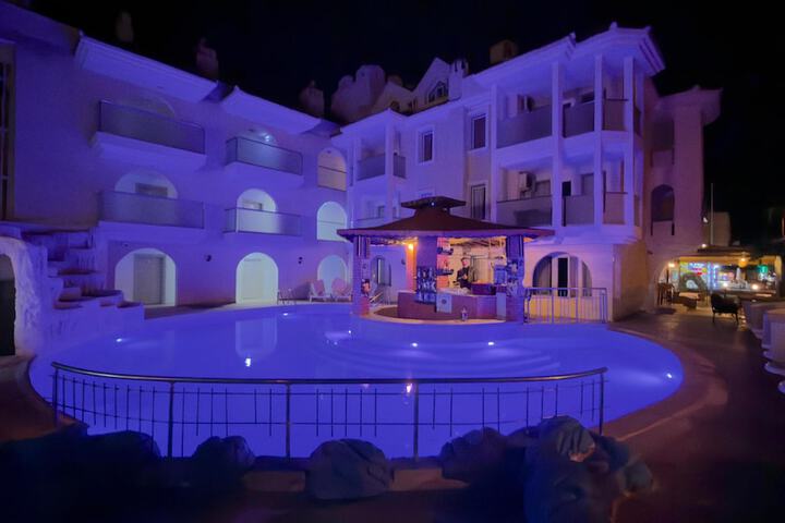 Hotel Entry
