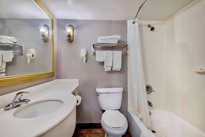 Room 15 of 26