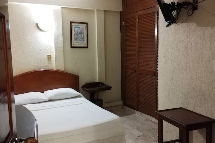 Room 25 of 90