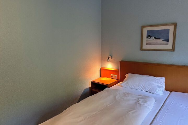 Room 15 of 20