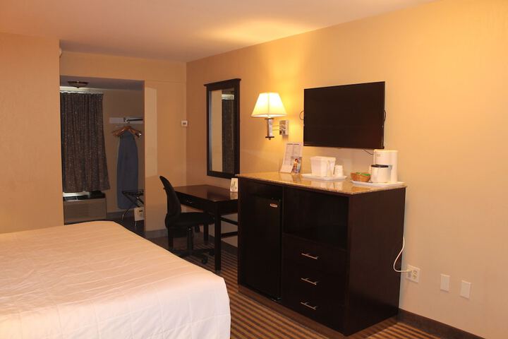 1 King Bed (1 of 2)