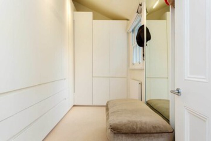 Room 27 of 30