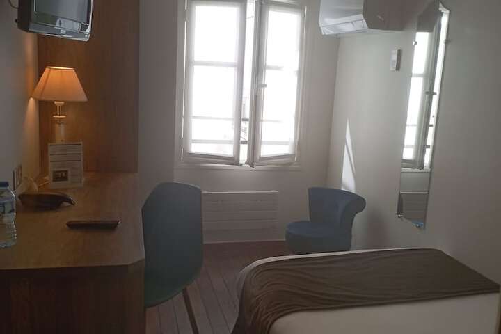 Room 13 of 29