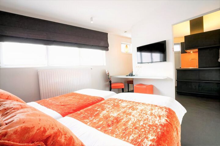 Room 15 of 42