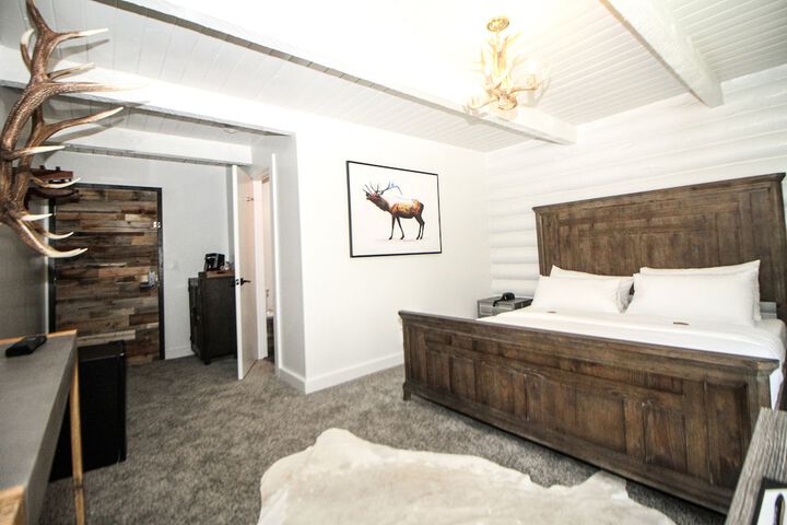 Room 4 of 51
