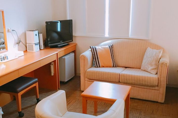 Room 18 of 51