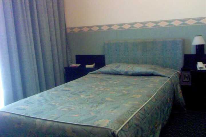 Room 5 of 13