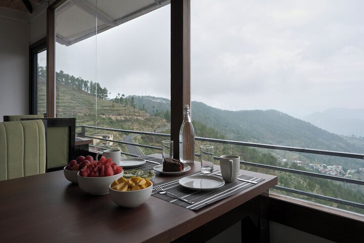 Dining 14 of 17
