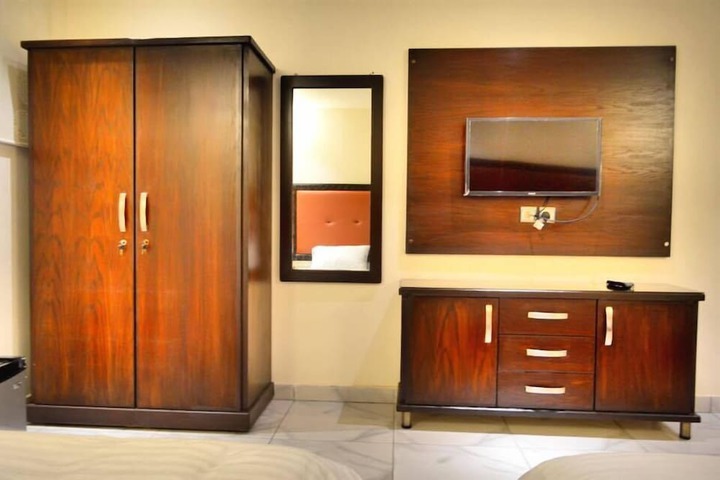 Room 11 of 26