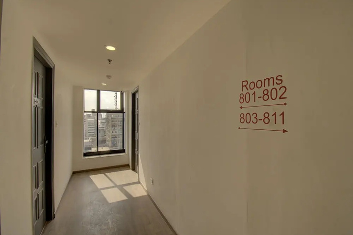 Room 12 of 16