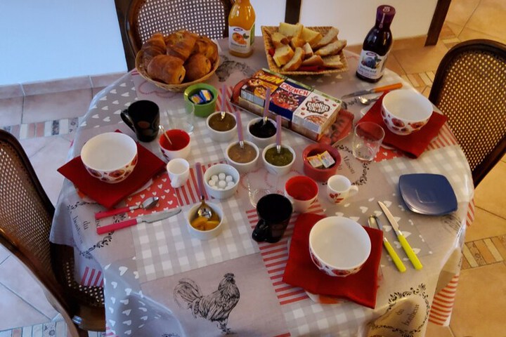 Breakfast/Coffee Service 32 of 39