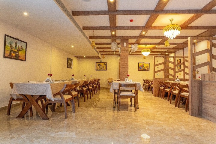 Dining 9 of 9