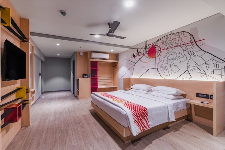 Room 11 of 48