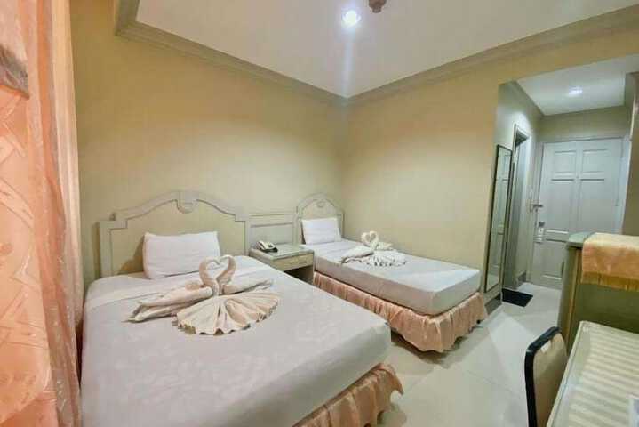 Room 12 of 20