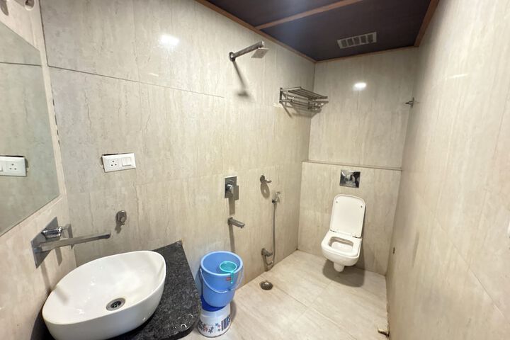 Room 9 of 11