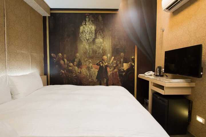 Room 7 of 69
