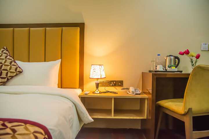 Room 7 of 39
